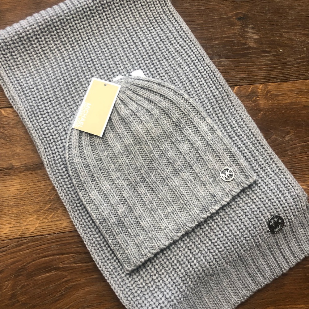 NWT Michael Kors hat and scarf set